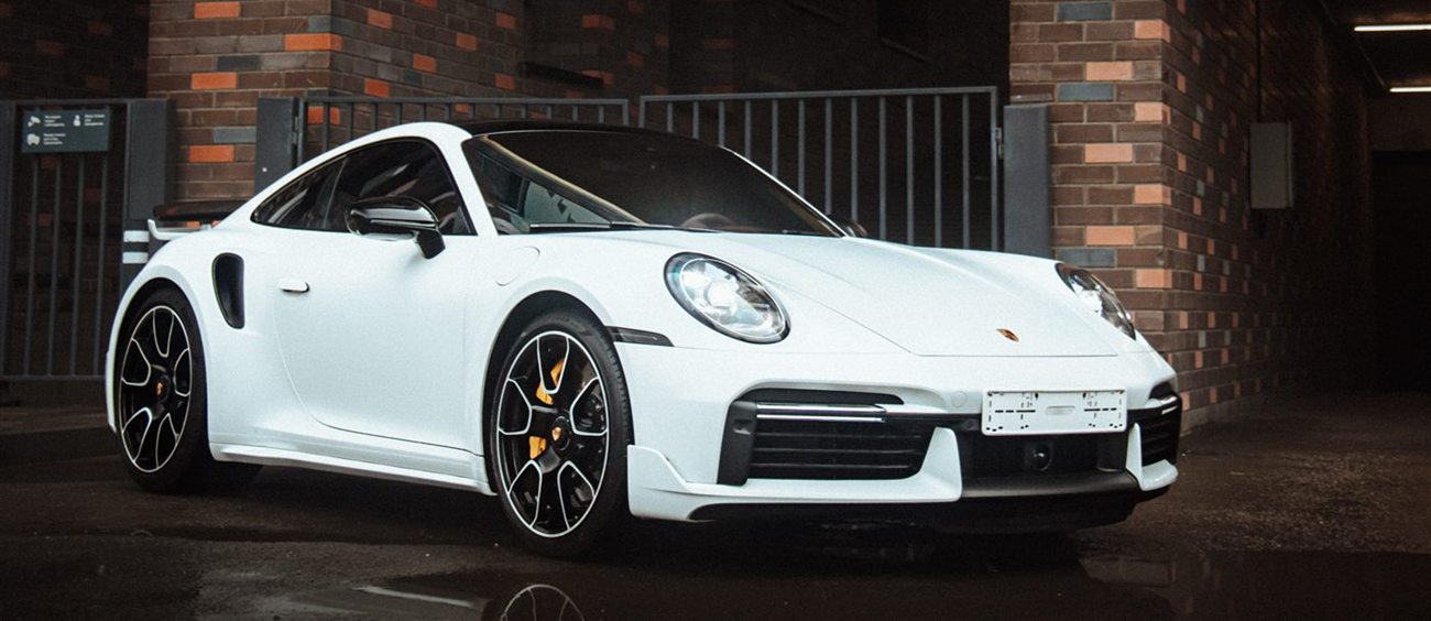 Porsche 911 после полной оклейки в сатиновый полиуретан